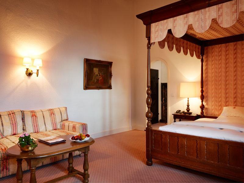 אטנדורן Hotel Und Restaurant Burg Schnellenberg מראה חיצוני תמונה