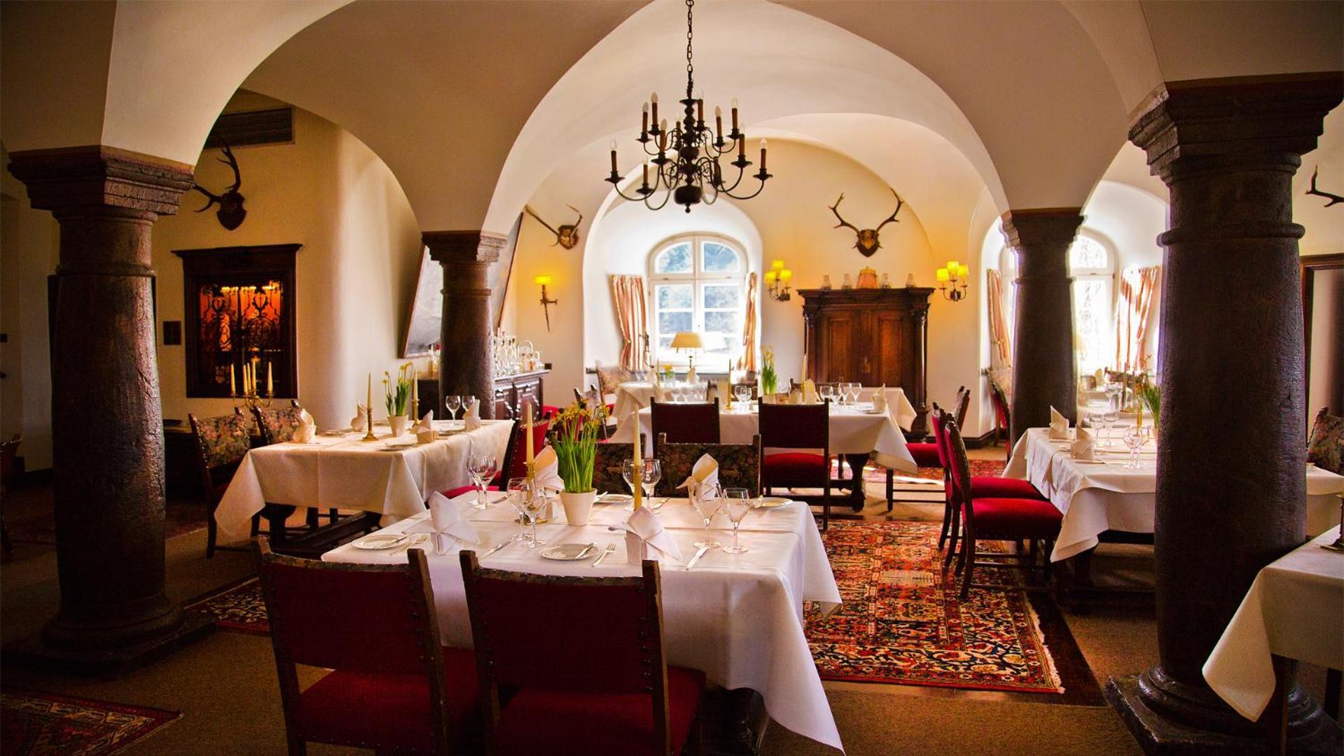 אטנדורן Hotel Und Restaurant Burg Schnellenberg מראה חיצוני תמונה